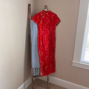 Beautiful vintage Solz Squirrel red dress!